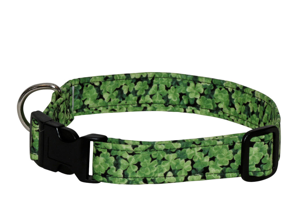 Shamrock-pattern dog collar with green fabric and black adjustable buckle