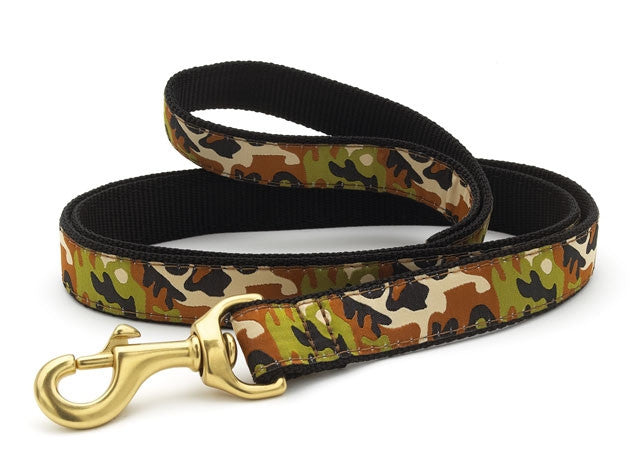 Camo dog leash with black webbing and brass metal clip