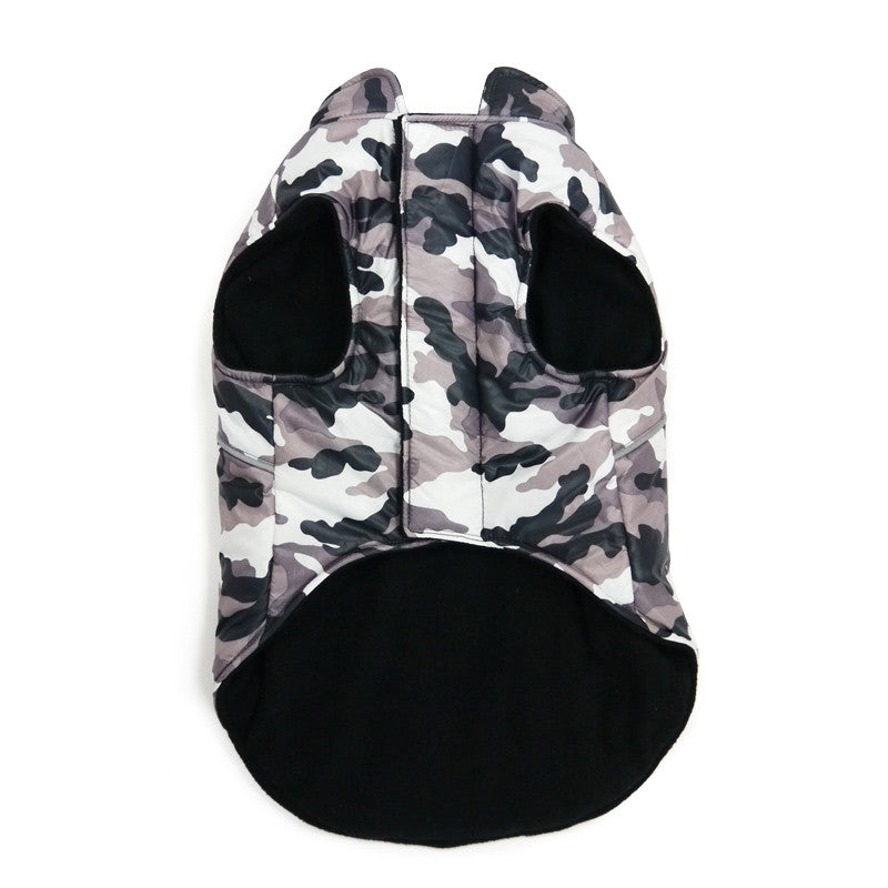 Camouflage dog sports coat with hood and front zipper, black inner lining